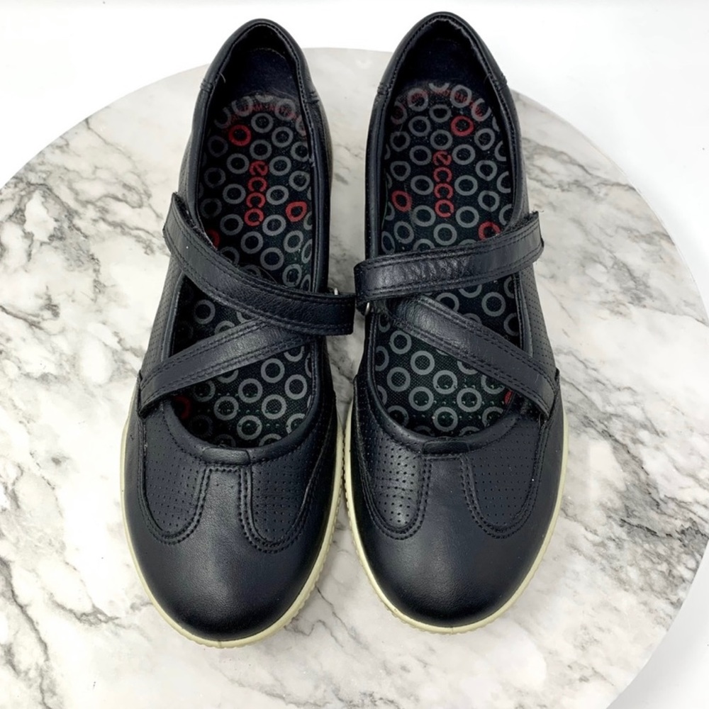 Ecco Crisp Cross Mary Jane leather sneaker flats